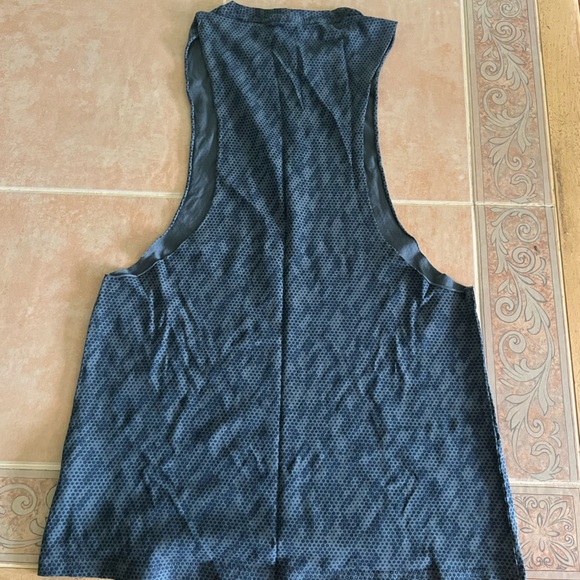 Gymshark Drop Arm Tank - Picture 3 of 3